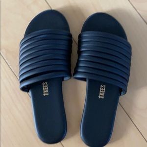 Brand new Tkees Caro slides